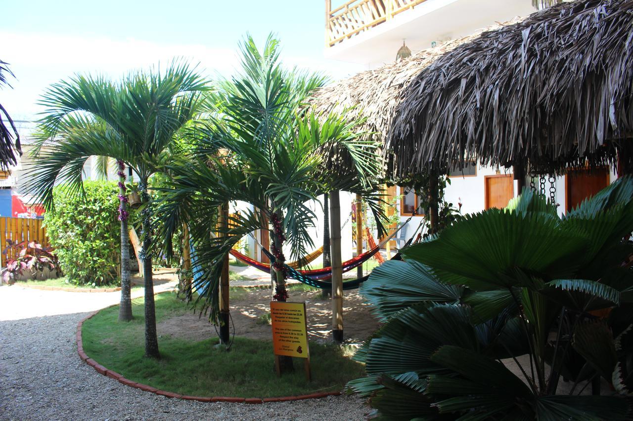 La Mariposa Hostal Olon Exterior photo
