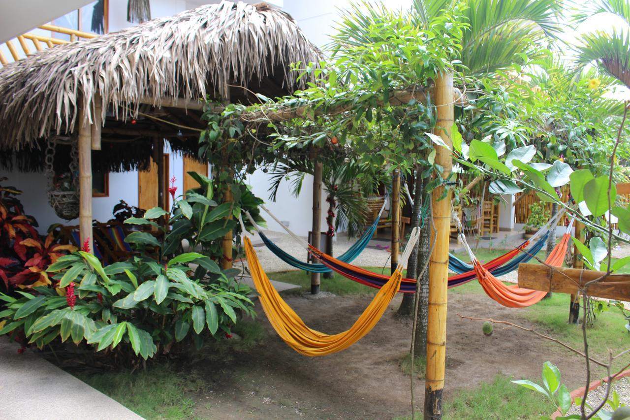 La Mariposa Hostal Olon Exterior photo