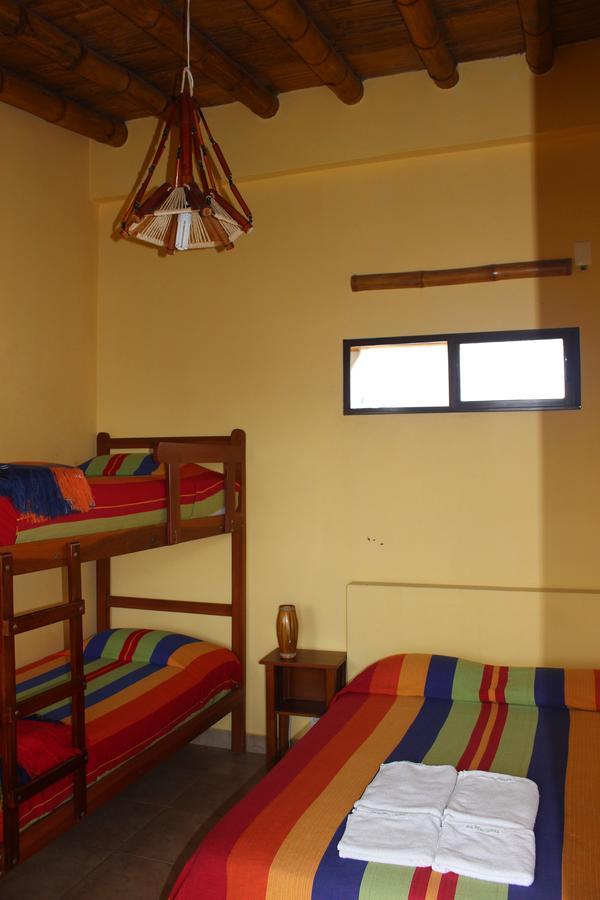 La Mariposa Hostal Olon Exterior photo
