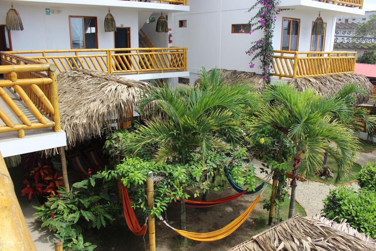 La Mariposa Hostal Olon Exterior photo