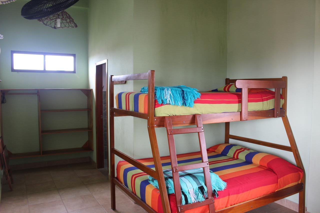 La Mariposa Hostal Olon Exterior photo
