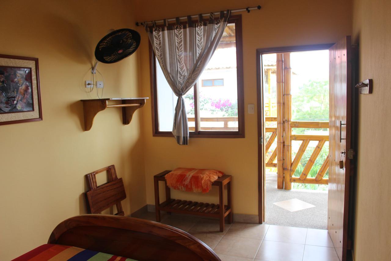 La Mariposa Hostal Olon Exterior photo