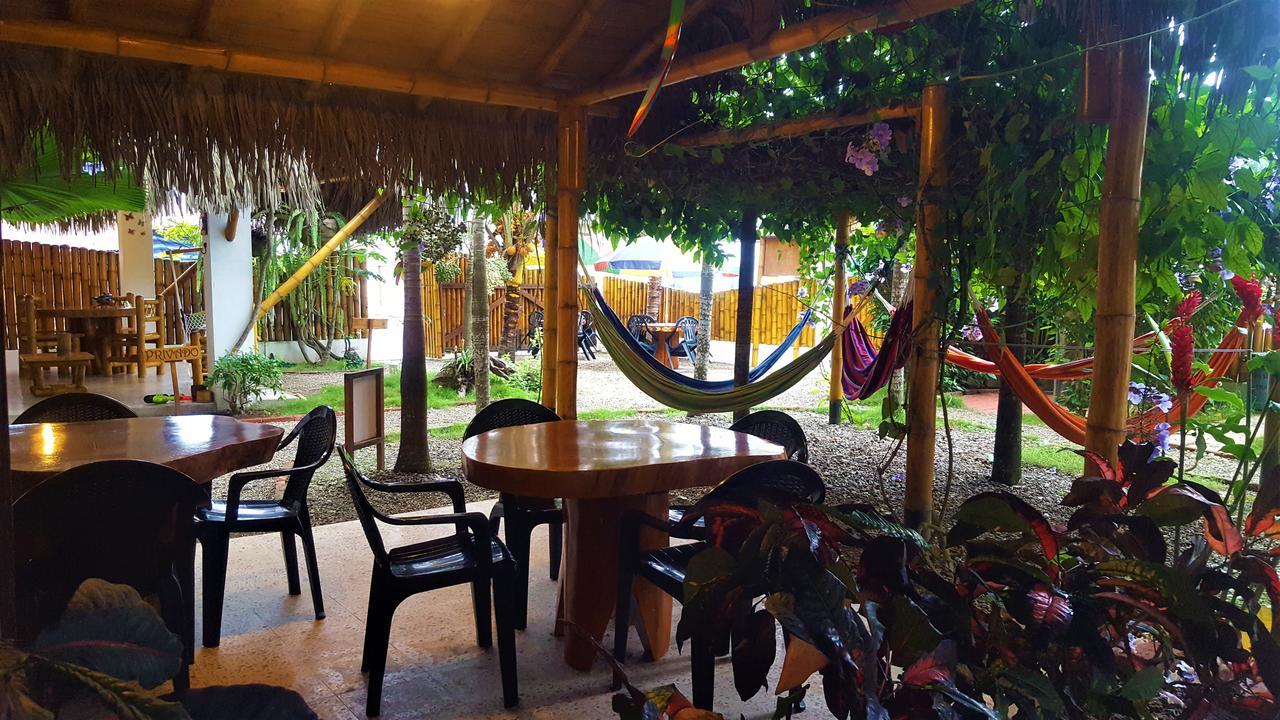 La Mariposa Hostal Olon Exterior photo
