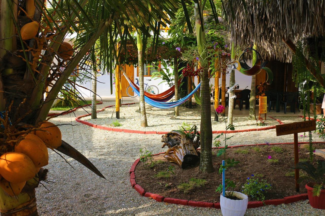 La Mariposa Hostal Olon Exterior photo