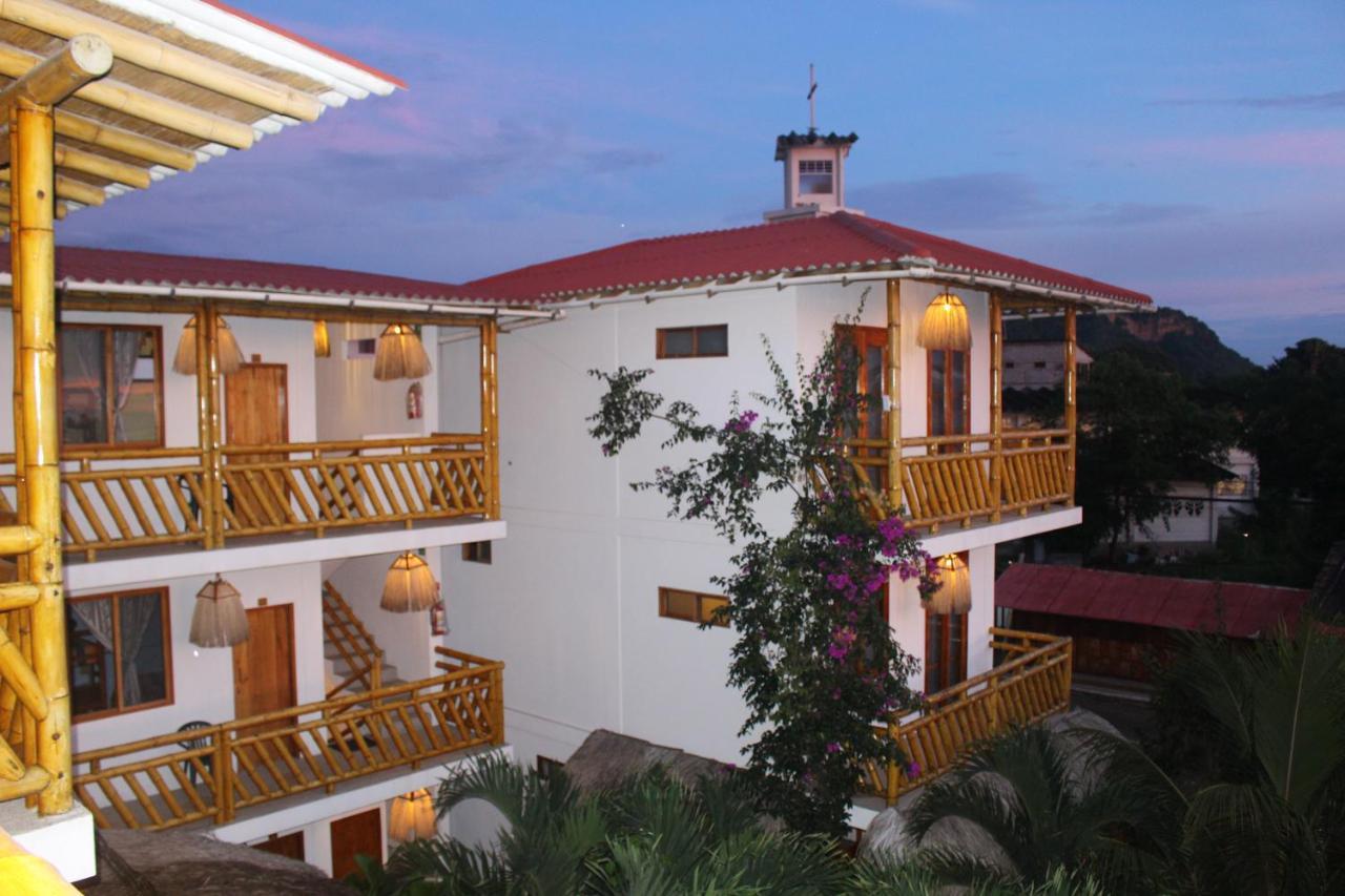 La Mariposa Hostal Olon Exterior photo